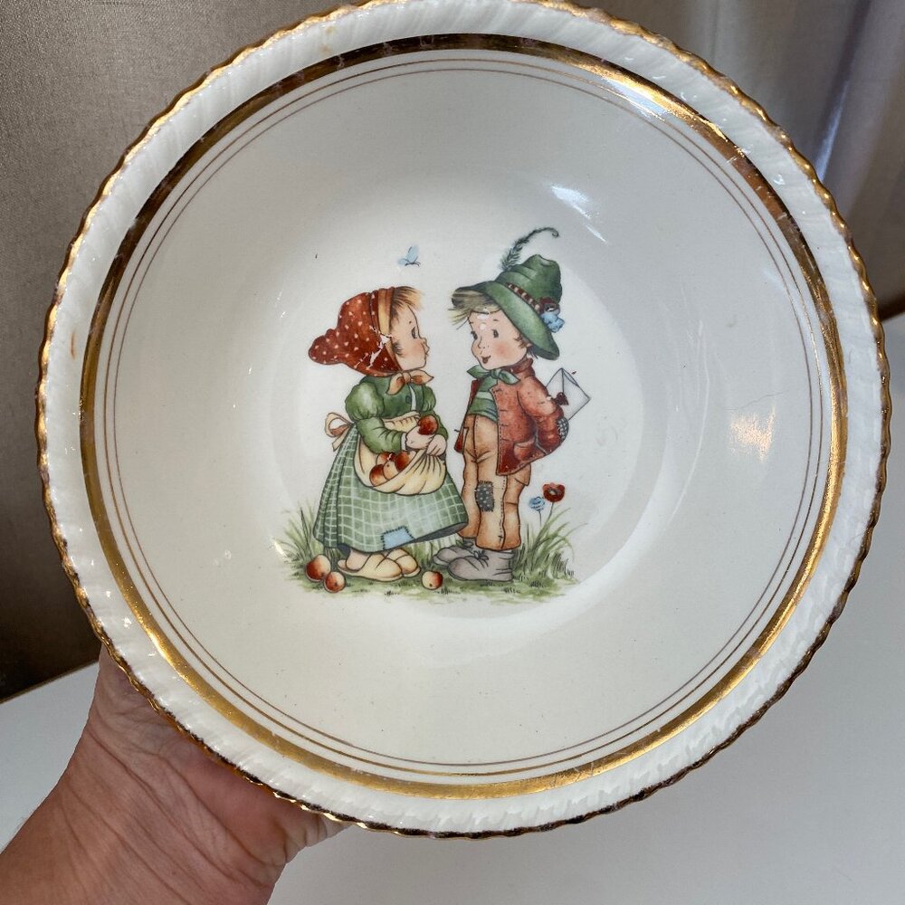 Johnson Bros. 7.5" Boy & Girl Love Note Collectible Bowl‎